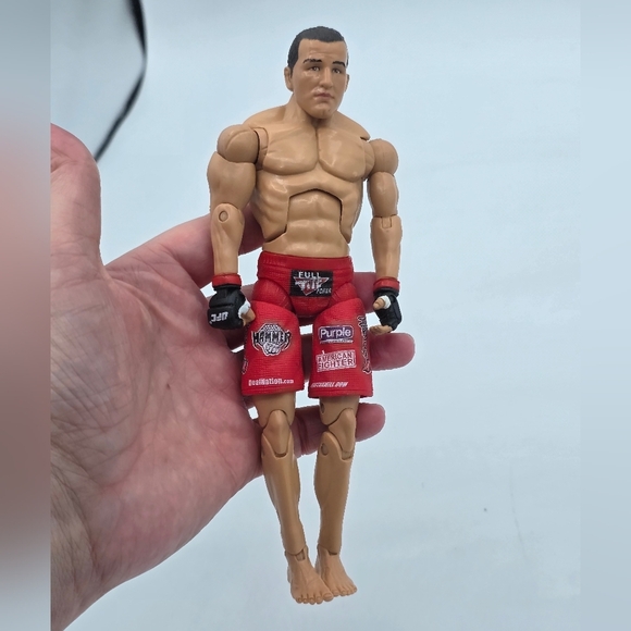 UFC Deluxe Matt Hamil Action Figure - Picture 5 of 9